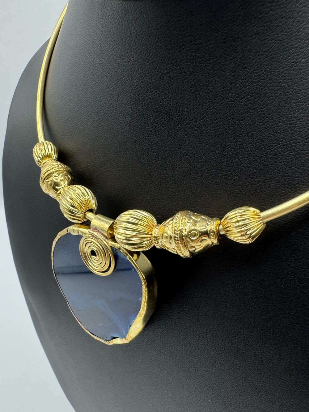 Blue Agate Collar Necklace - Picture 5 of 6